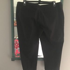 Black capris. Size 16